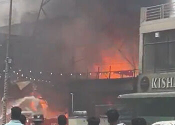 VIDEO : નોઈડાની હોટલમાં ભયાનક વિસ્ફોટ, જીવ બચાવવા લોકો ધાબા પર ચઢી ગયા