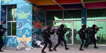 ભારત પાકિસ્તાન તણાવ વચ્ચે આવતીકાલે ડિફેન્સ મોક ડ્રીલ, એક નાગરિક તરીકે શું કરવું શું નહીં? | india pa…