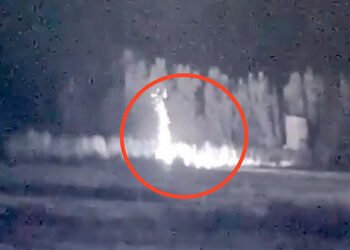 VIDEO: આતંકવાદીઓના લોન્ચ પેડ ધ્વસ્ત, ભારતીય સેનાએ શેર કર્યો ઓપરેશન સિંદૂરનો વધુ એક વીડિયો | india pa…