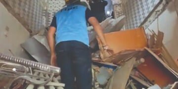 VIDEO : મહારાષ્ટ્રના થાણેમાં ચાર માળની બિલ્ડિંગનો એક ભાગ ધરાશાયી, છના મોત, છને ઈજા | Mumbai : Four p…