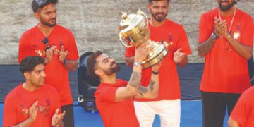 VIDEO : ‘ઝડપથી કાર્યક્રમ પૂર્ણ કરવાનો છે’ ચિન્નાસ્વામી સ્ટેડિયમમાં નાસભાગ બાદ બોલ્યો વિરાટ કોહલી | K…