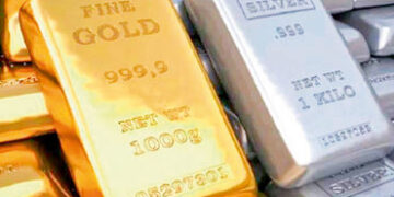 સોનામાં રેકોર્ડ તેજીને બ્રેક, રૂ.1000 તૂટયા: ચાંદી આંચકા પચાવી ફરી ઉંચકાઈ | Gold breaks record rally…