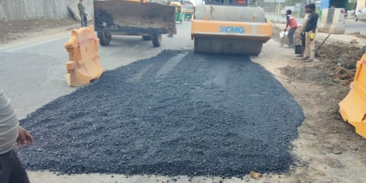 રાષ્ટ્રીય ધોરીમાર્ગ વિભાગ, અમદાવાદ દ્વારા નેશનલ હાઇવે પર માર્ગ મરામત અને પેચવર્કની કામગીરી પુરજોશમાં