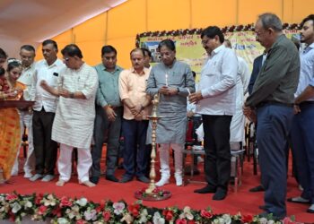 અમરેલી જિલ્લાના બગસરા અને ધારી ખાતે કરોડોના ખર્ચે તૈયાર થયેલ સરકારી હોસ્પિટલનું આરોગ્ય અને પરિવાર કલ…