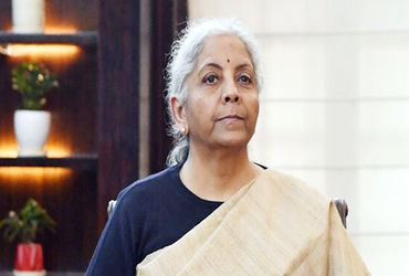 વાજબી દરે રાખો વ્યાજદર, હપ્તા વસૂલી પણ સન્માનજનક રીતે થવી જોઈએ: નાણામંત્રીની NBFCને ચેતવણી | Do not …