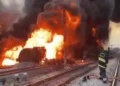 VIDEO: ડીઝલ લઈ જતી માલગાડીના 4 ડબ્બાં સળગ્યાં, અનેક ટ્રેનો રદ કરાઈ, જુઓ આખું લિસ્ટ | VIDEO Diesel la…