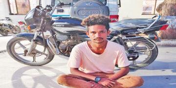ચોરી કરેલા બાઈક સાથે સાણંદનો શખ્સ ઝડપાયો | Man from Sanand caught with stolen bike