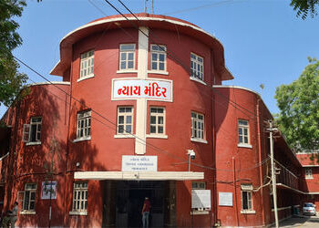 જામનગર જિલ્લામાં યોજાયેલી નેશનલ લોક અદાલતમાં એક સાથે 11068 કેસોમાં થયું સમાધાન | 11068 cases were se…
