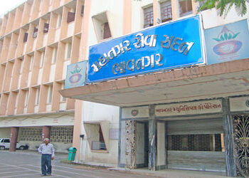 મહાપાલિકાની સ્ટેન્ડીંગની બેઠકમાં પેવર રોડ સહિતના રૂા. 6.74 કરોડના કામોને મંજૂરી | Municipal Corporat…