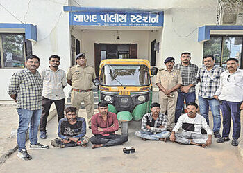 સાણંદમાં સિનિયર સિટિઝનને નિશાન બનાવતી ગેંગ ઝડપાઈ | Gang targeting senior citizens arrested in Sanand