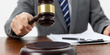 લૂંટના ગુનામાં સંડોવાયેલ આરોપીના રેગ્યુલર જામીન અદાલતે ના મંજૂર કર્યા | Vadodara Court denies regula…