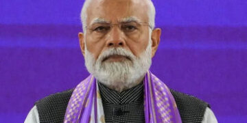 મોદીનું મૌન : વિપક્ષોની સંસદમાં અકળામણ