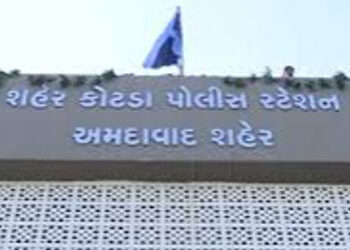 શહેરકોટડા પોલીસ સ્ટેશન બહાર છરીથી હુમલો | Iwe ekewe polis lon Shaherkotda ra fen makketiw eü keis me…