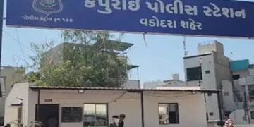 બાકી નાણાંની વસુલાત માટે ધમકી આપનાર વ્યાજખોર સામે વેપારીની ફરિયાદ | Trader files complaint against u…