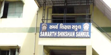 અમદાવાદની સ્કૂલમાંથી ગુમ થયેલી વિદ્યાર્થિનીઓ મુંબઈથી મળી, કારણ અકબંધ | Two students missing from Sam…