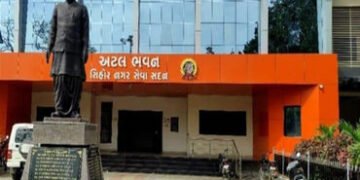 સિહોર : 75 વર્ષ જૂના ટાઉન હોલના હાલ બેહાલ, ફાયર સેફ્ટીના સાધનોનો અભાવ | Sehore: 75 year old town hal…
