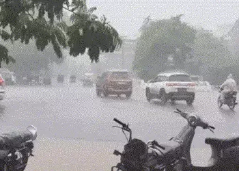 અમદાવાદ-ગાંધીનગર માટે આગામી 3 કલાક ‘અતિભારે’, અનેક વિસ્તારો જળબંબાકાર, 9 જિલ્લામાં રેડ એલર્ટ | ahmed…