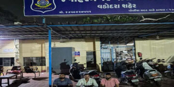 બિયરના જથ્થા સાથે બુટલેગર સહિતની ત્રિપુટી ઝડપાઈ, એક વોન્ટેડ | Three caught including bootlegger with…