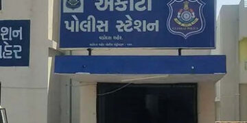 ડી માર્ટના કેશ ઓફિસર વિરુદ્ધ મેનેજરે ચોરીની ફરિયાદ નોંધાવી | Manager files theft complaint against D…