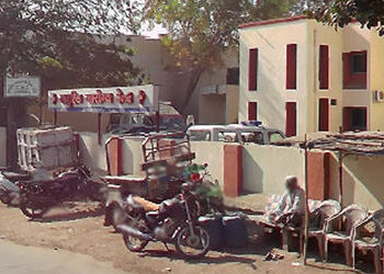 જામનગરના ધ્રોલમાં કરુણાંતિકા, રમતા-રમતા પાણીના ખાડામાં પડી જતાં 3 બાળકોના ડૂબવાથી મોત | 3 children d…