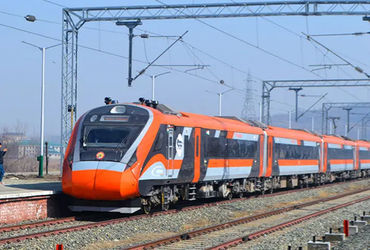 વલસાડ બાદ હવે નવસારીને વંદે ભારત ટ્રેનનું સ્ટોપેજ મળશે, આગામી સમયમાં સત્તાવાર જાહેરાત કરાશે | Navsar…