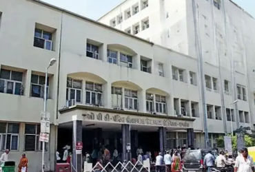 લોકસાહિત્યકાર મીરા આહિર સાથે રાજકોટ સિવિલ હોસ્પિટલમાં ગેરવર્તન મામલે કાર્યવાહી, પાંચ કર્મચારીઓને કરા…