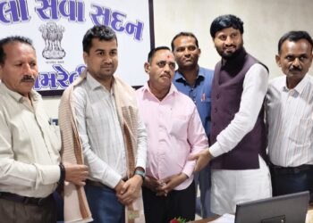 અમરેલી જિલ્લા કલેક્ટર વિકલ્પ ભારદ્વાજ ની અધ્યક્ષતામાં ખાસ અંગભુત અમલીકરણ ની બેઠક મળી છેવાડાના વિસ્તા…