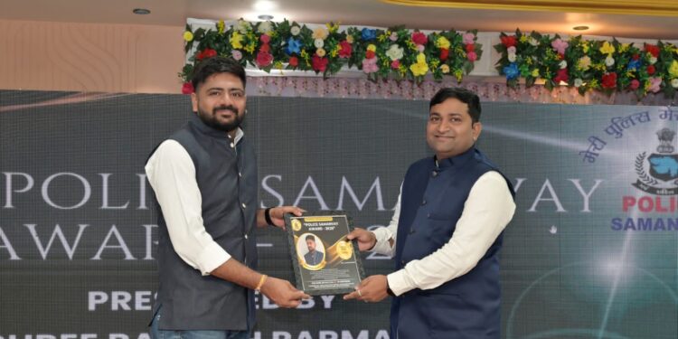 મિશન હોપ ફાઉન્ડેશનના પ્રમુખ શ્રી હાર્દિકસિંહ ચુડાસમાને પોલીસ સમન્વય એવોર્ડ 2025 થી સન્માનિત કરવામાં …