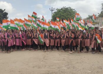 જામનગરના લાલપુર ખાતે દેશભક્તિના માહોલમાં ઉમંગભેર “તિરંગા યાત્રા” યોજાઈ