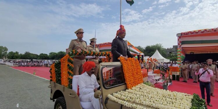 79માં સ્વાતંત્ર્ય પર્વની ઉજવણી કરાઈ ભાવનગર જિલ્લા કલેકટર મનીષ કુમાર બંસલના હસ્તે ધ્વજવંદન કરવામાં આવ…