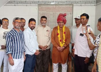 પાટણ શહેર વાલ્મિકી સમાજ દ્વારા અમદાવાદના પૂર્વ સાંસદનું પાઘડી પહેરાવીને સ્વાગત કરાયું