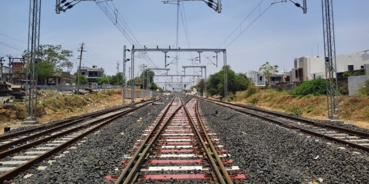 વડાપ્રધાન નરેન્દ્ર મોદીનો ગુજરાત પ્રવાસ; ₹1,400 કરોડથી વધુના રેલવે પ્રોજેક્ટ્સની આપશે ભેટ