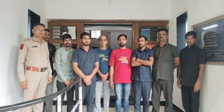 પાલીતાણા શહેરમાં હત્યા ના કેસ ને છુપાવવાની કોશિષ કરવામાં આવી , પોલીસે ચપળતા બતાવી 6 આરોપીને ઝડપી પાડ…