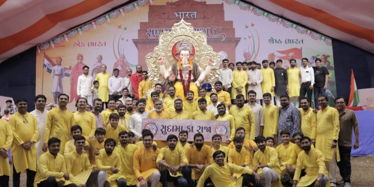 સ્માર્ટ સીટી સુરતમા સુદામા ટ્રસ્ટ દ્વારા ગણેશ મહોત્સવની ભવ્ય ઉજવણી