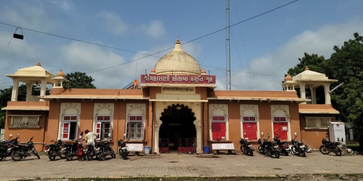 પાલીતાણા ખાતે આવેલ સીતાબા પ્રસુતિ ગૃહની હાલત કફોડી બની