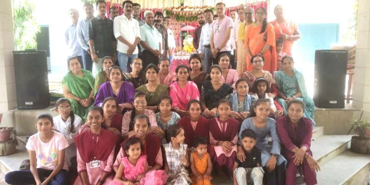 પાલીતાણા શ્રી એમ.એમ કન્યા વિદ્યાલય ખાતે વિઘ્નહર્તા દેવ ગણપતિ દાદા નું સ્થાપન કરવામાં આવ્યું