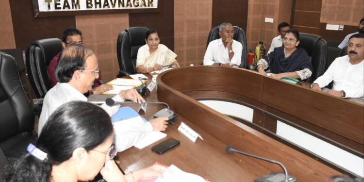 સાંસદ ખેલ મહોત્સવ-૨૦૨૫ના સુચારૂ આયોજન અંગે ભાવનગર ખાતે કેન્દ્રિય રાજ્ય મંત્રી શ્રીમતી નિમુબેન બાંભણી…