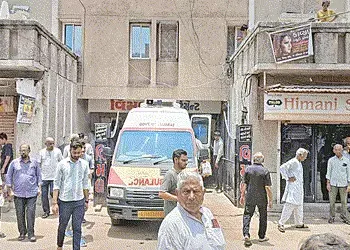 કલોલ શહેરના દંપતિનું ડીએનએ મેચ થતાં પાર્થિવદેહ પરિવારજનોને સોંપાયાં | Bodies of Kalol city couple ha…