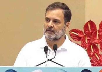 રાજકારણમાં ઉથલપાથલની તૈયારી? રાહુલ ગાંધીના નિવાસ સ્થાને વિપક્ષની બેઠકમાં આ 2 મુદ્દા પર લેવાઈ શકે નિર…