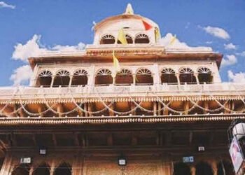 તમે કેમ ઇચ્છો છો કે બધું ફંડ તમારા ખિસ્સામાં જ જાય? બાંકે બિહારી મંદિર કમિટીને સુપ્રીમ કોર્ટે પૂછ્યા…