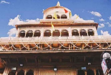 તમે કેમ ઇચ્છો છો કે બધું ફંડ તમારા ખિસ્સામાં જ જાય? બાંકે બિહારી મંદિર કમિટીને સુપ્રીમ કોર્ટે પૂછ્યા…