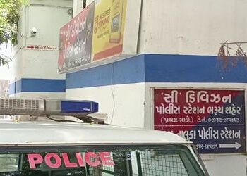 ભરૂચના શીતલ સર્કલ ખાતે રિક્ષા ઓવરટેક મામલે રીક્ષા ચાલકને માર માર્યો, બે રીક્ષાચાલક વિરોધ ગુનો નોંધાય…