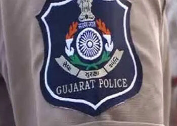 અમદાવાદમાં 7000 પોલીસ કર્મીઓનો પગાર મોડો થવાથી ઊહાપોહ, જાણો ક્યાં સુધી થઇ શકે | Ahmedabad Delay in S…