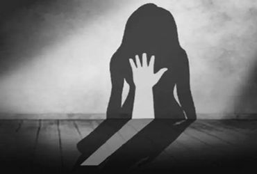 ભૂવાએ સુરતની મહિલા પર વિધિ કરવાના નામે બસમાં દુષ્કર્મ આચર્યું, પોલીસે આરોપીની ધરપકડ કરી | Surat: Tan…