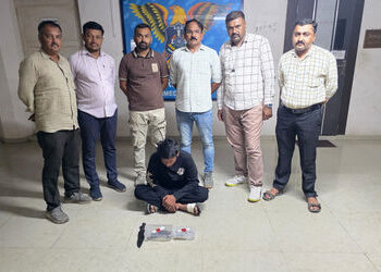 ભાઇએ બનેવીને રક્ષાબંધનના દિવસે મારી નાખવા માટે હથિયાર ખરીદી કર્યા | Ahmedabad SOG caught young men w…