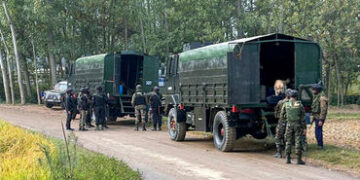 કુલગામમાં ઓપરેશન અમલમાં આતંકીઓ સામે લડતા બે જવાન શહીદ : 10થી વધુ ઘાયલ