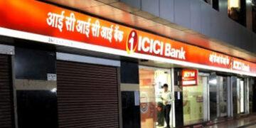 ICICI બૅન્કના ગ્રાહકોને બીજો મોટો ઝટકો, ATM અને રોકડ વ્યવહારો પરના ચાર્જમાં વધારો | icici bank revis…