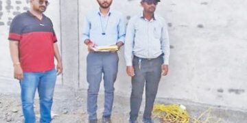 ડાકોરમાં મોખા તળાવના બ્યૂટિફિકેશનના કામમાં એજન્સીની વીજ ચોરી ઝડપાઈ | Agency power theft caught durin…