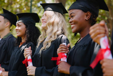 ગુજરાતમાં 3 વર્ષમાં વિદ્યાર્થીઓએ 2300 કરોડની લોન લીધી, 95% અરજી વિદેશમાં અભ્યાસ માટે | gujarat stude…