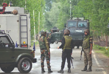 ભારતીય સેનાએ ઉરીમાં મેળવી મોટી સફળતા, આતંકીઓની ઘૂસણખોરીનો બનાવી નિષ્ફળ | Army foils major infiltrati…